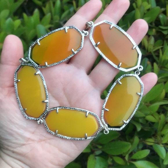 Valencia necklace 💛⭐️🌻 - Picture 3 of 3